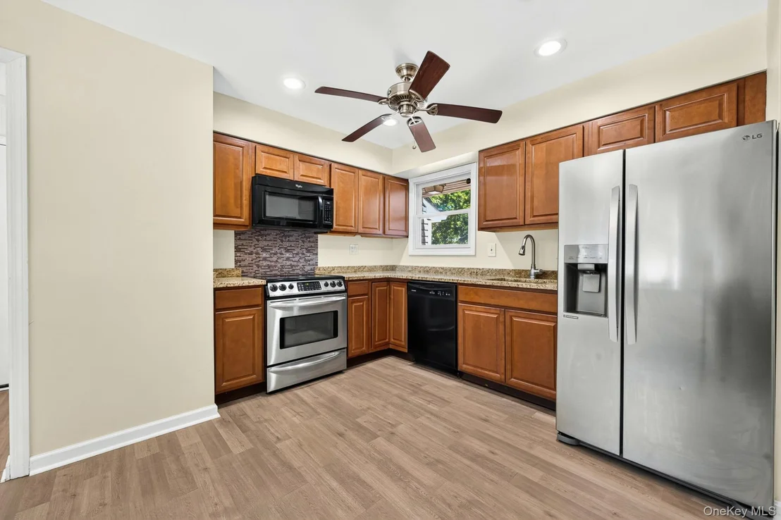 Photo of 469 Carnation Drive