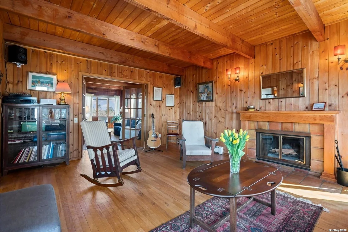 Photo of 85 Oak Beach Road