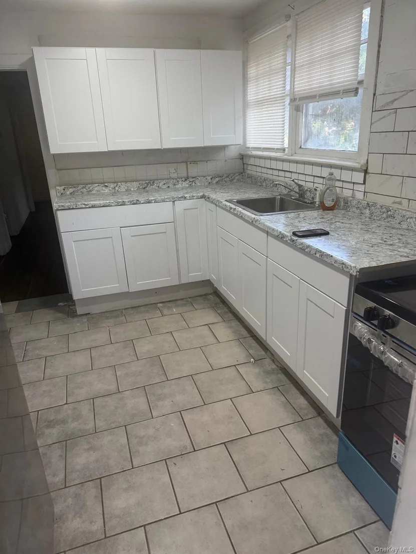 Photo of 34 Midland Avenue