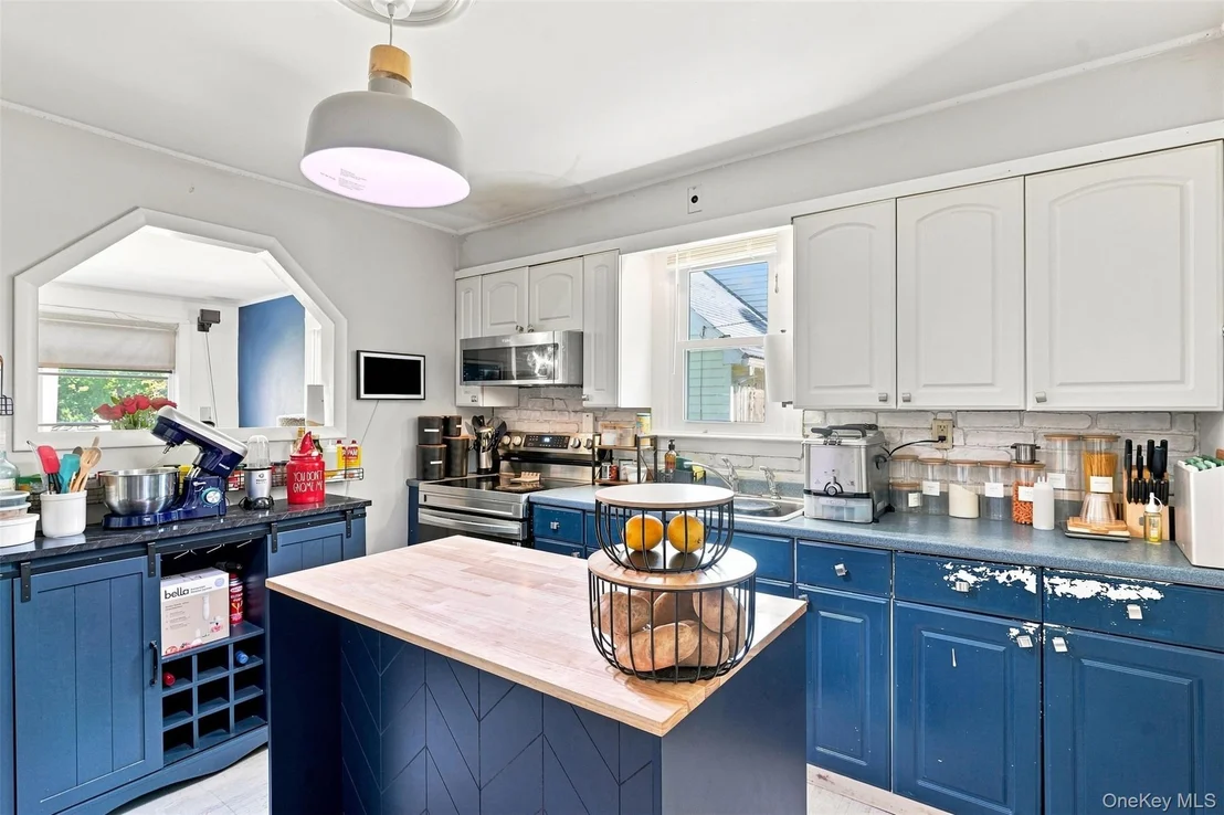 Photo of 18 Underhill Avenue