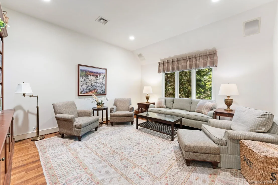 Photo of 9 Purchase Hills Drive