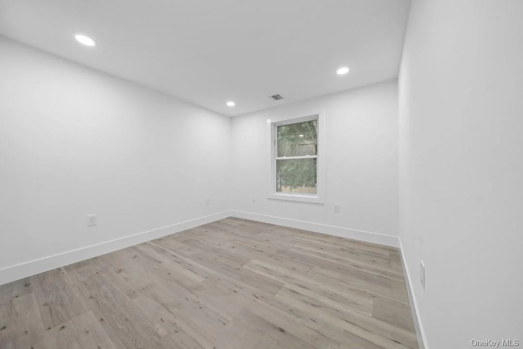 Photo of 72 Oak Avenue