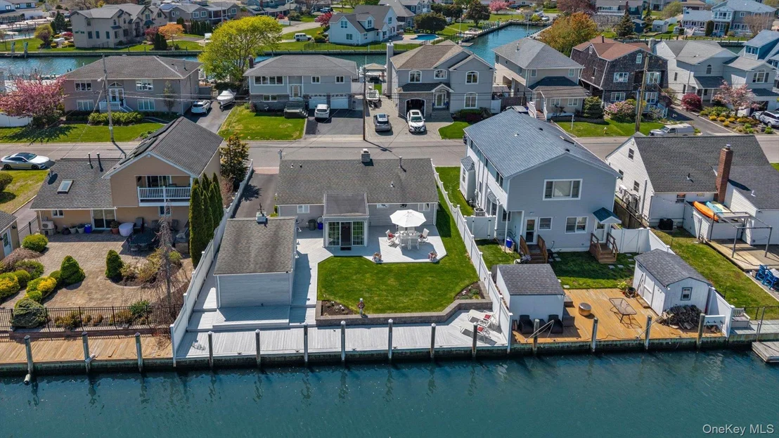 Photo of 25 Bayview Avenue