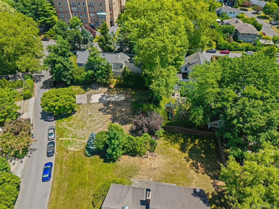 Photo of 819 The Crescent