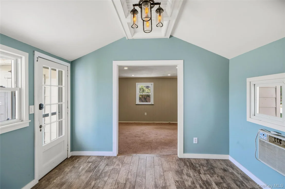 Photo of 115 Chapel Avenue