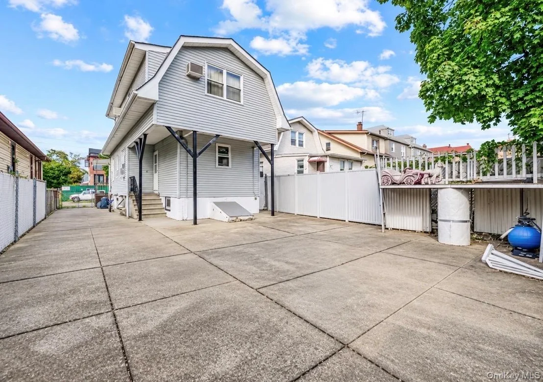 Photo of 950 Edison Avenue