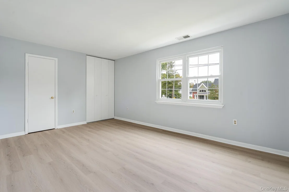 Photo of Unit F at 902 Commons Way