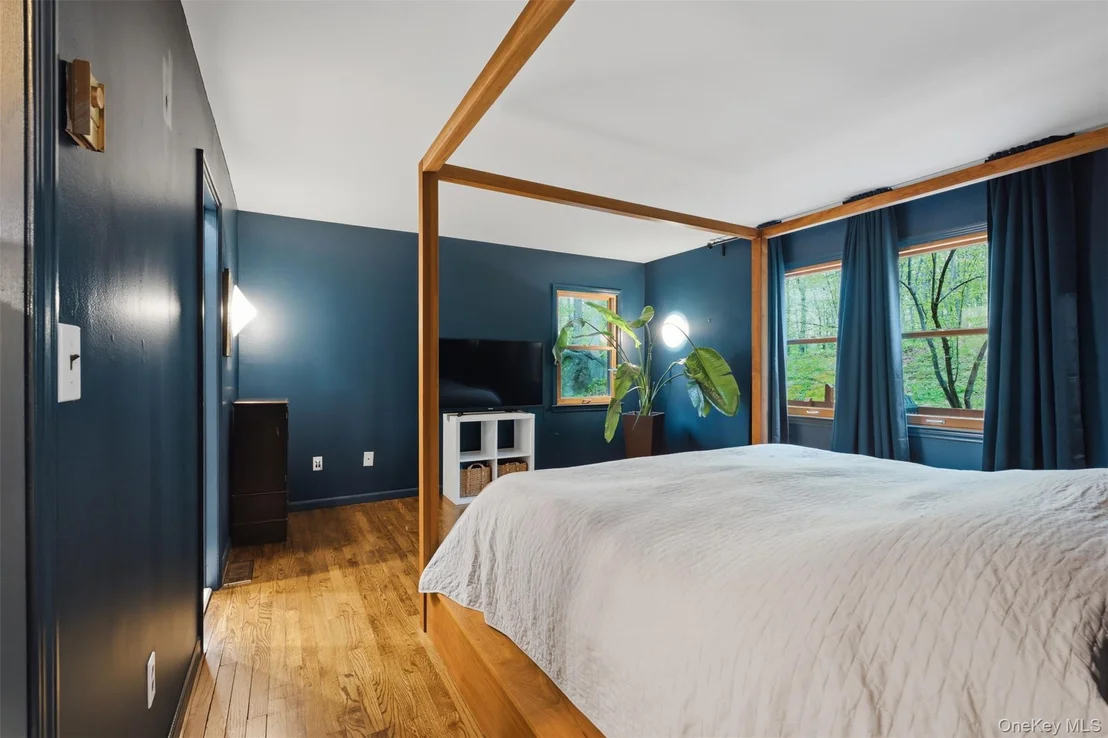 Photo of 8 Upper Shad Road