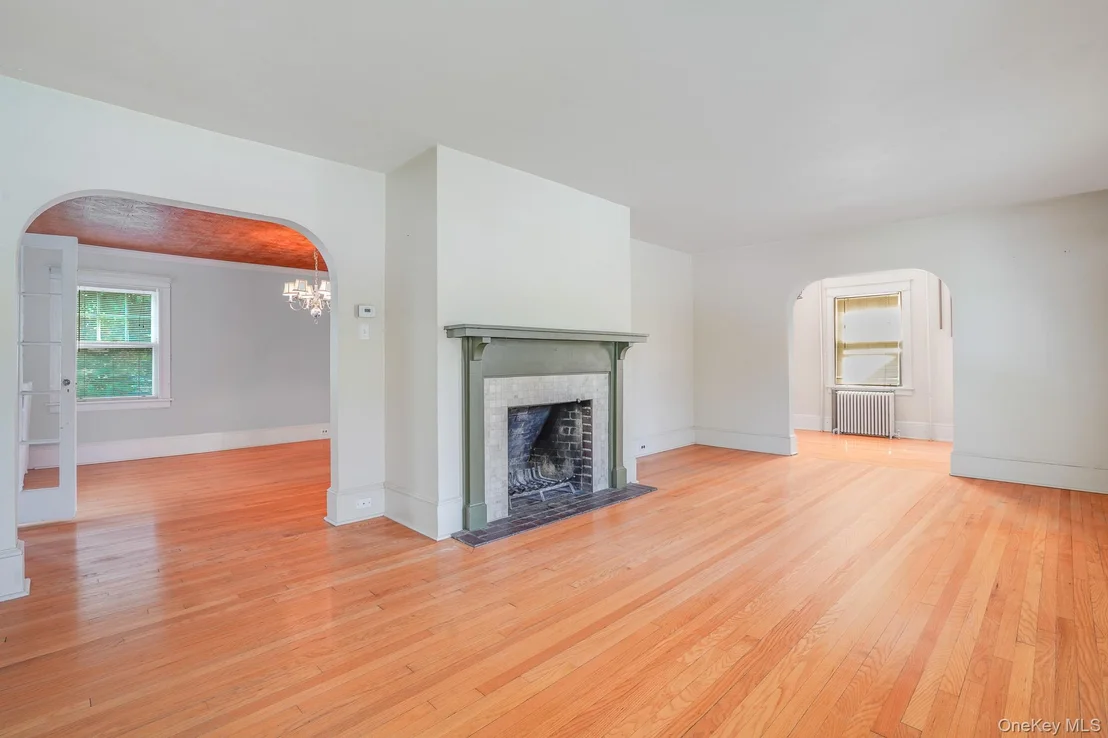 Photo of 170 Hooker Avenue