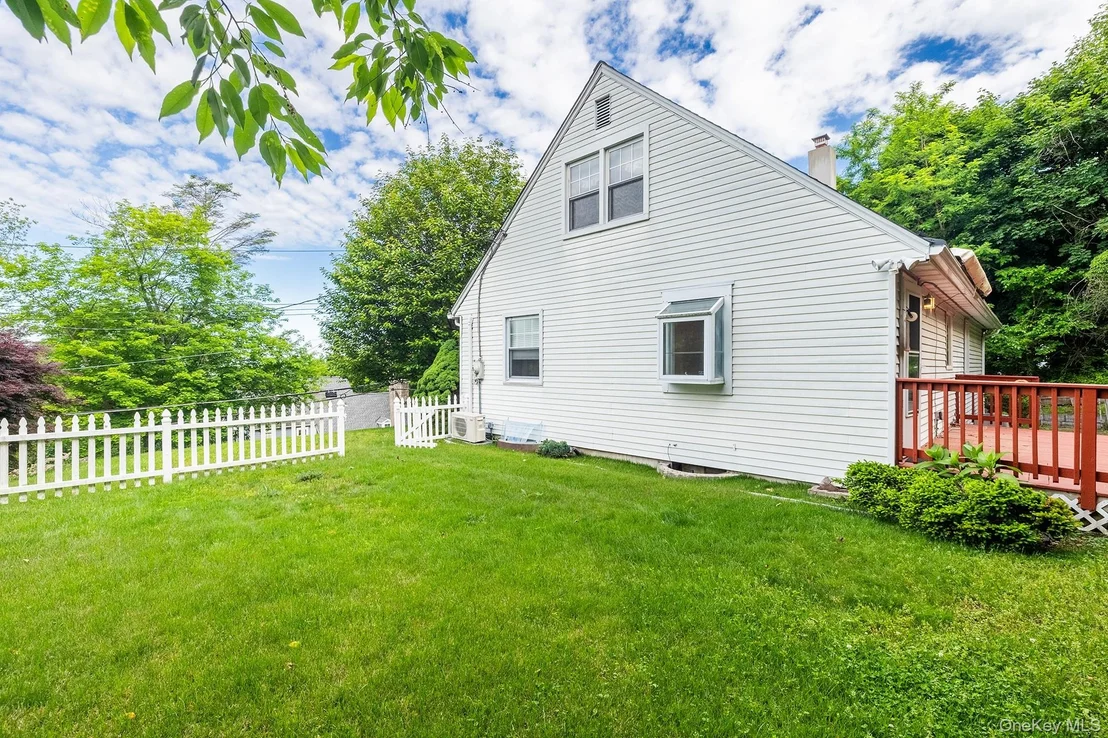 Photo of 5 Meadowbrook Drive
