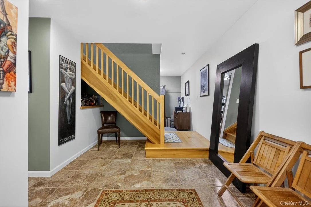 Photo of 305 Oak Lane