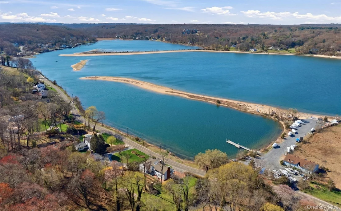 Photo of 80 Shore Road