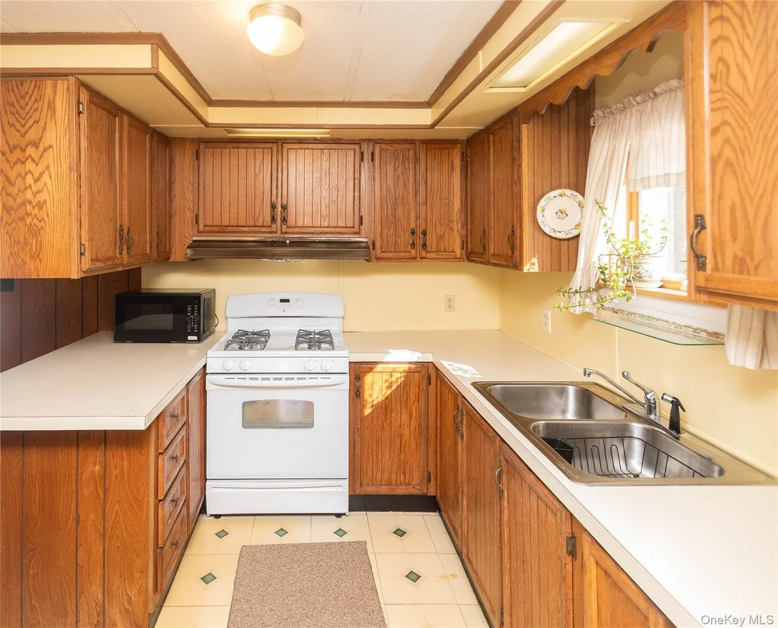 Photo of 74 Hidden Brook Drive