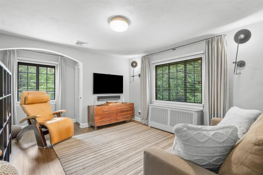 Photo of 27 Greenhaven Road