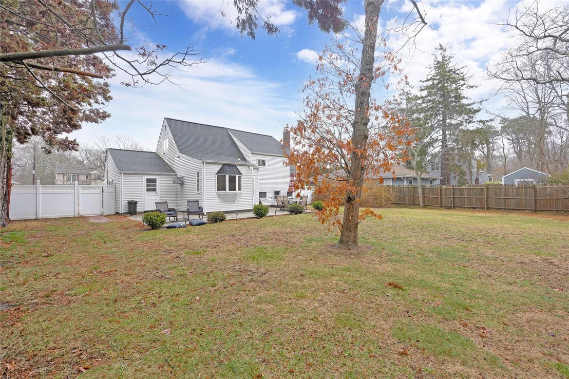 Photo of 40 Maple Avenue
