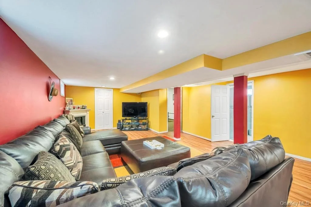 Photo of 488 Pershing Blvd