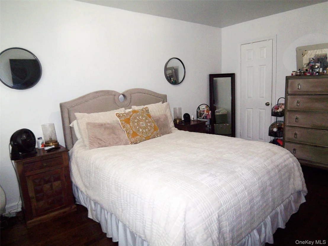 Photo of 4382 Byron Avenue