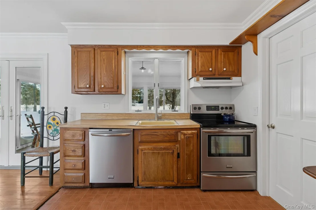 Photo of 350 Soundview Road