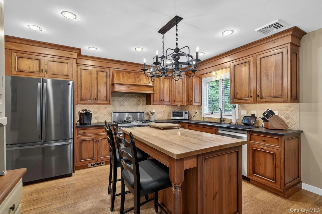 Photo of 233 Hill Road