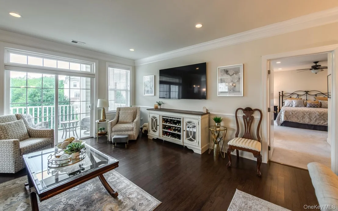 Photo of 835 Regency Drive