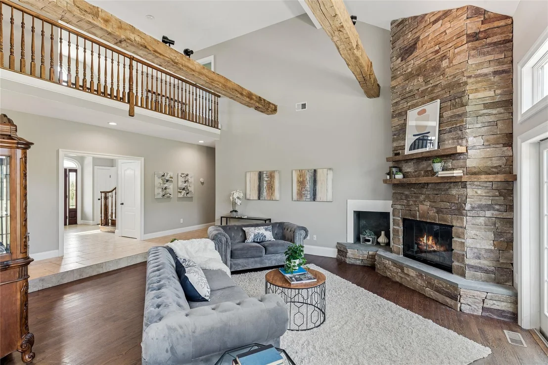 Photo of 1465 Ackerly Pond Lane