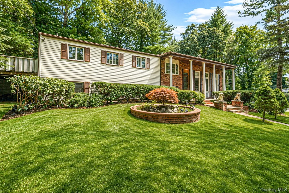 Photo of 23 Colonial Drive