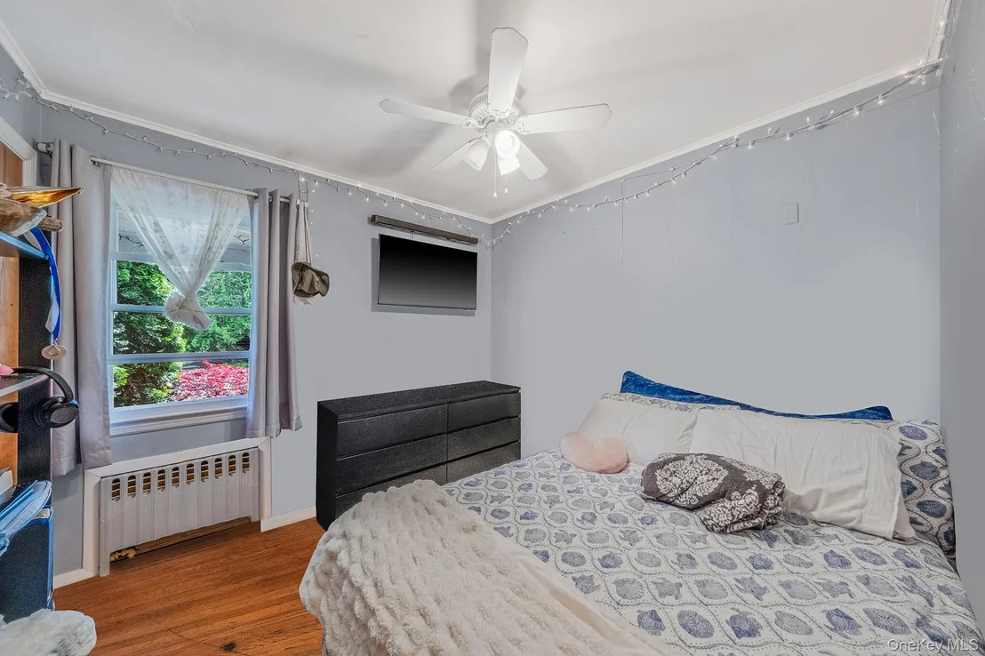 Photo of 891 Pondview Road