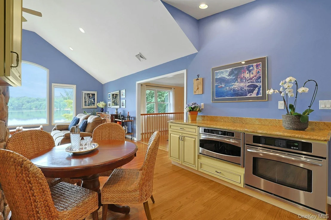 Photo of 11 Lakeside Road