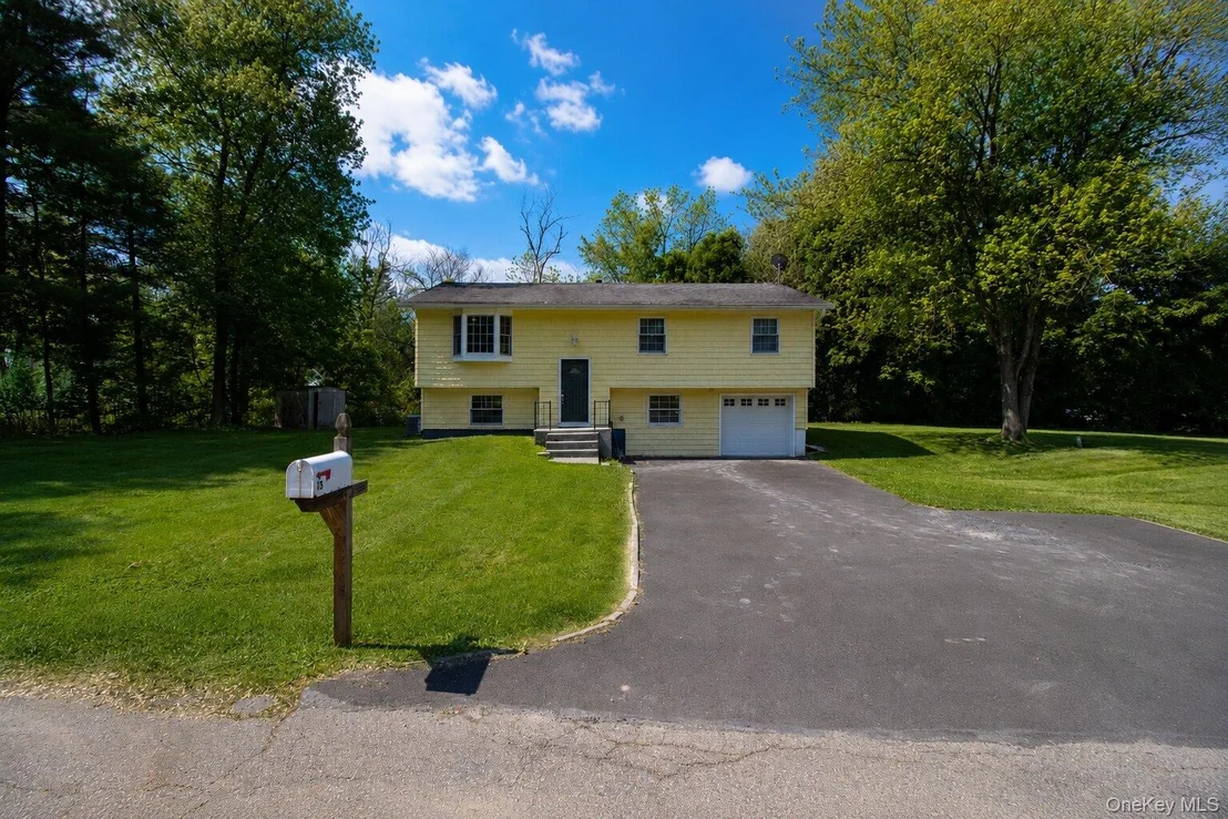 Photo of 15 Colonial Avenue