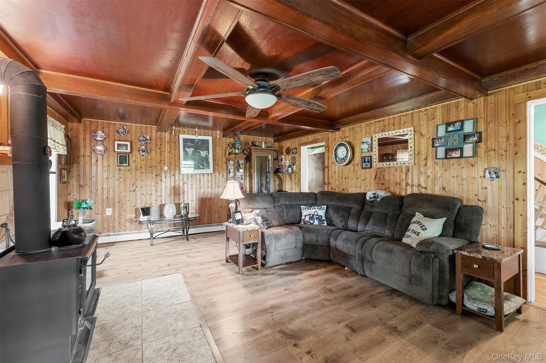 Photo of 421 Orchard Drive