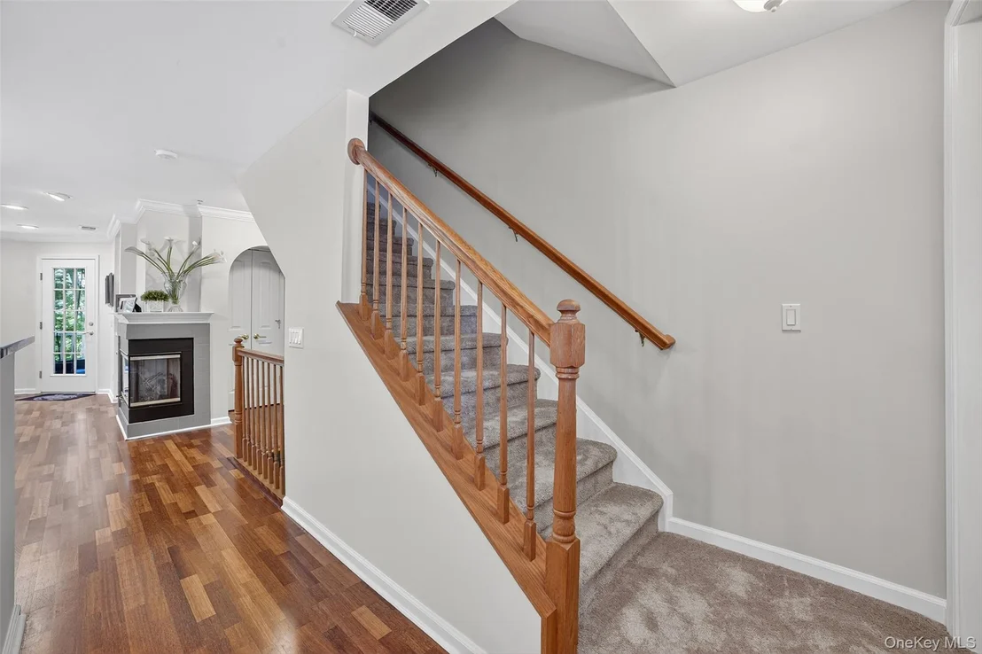 Photo of 527 Viewpoint Terrace