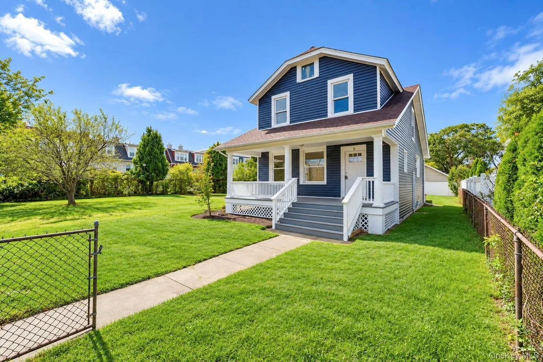 Photo of 8 Burchell Boulevard