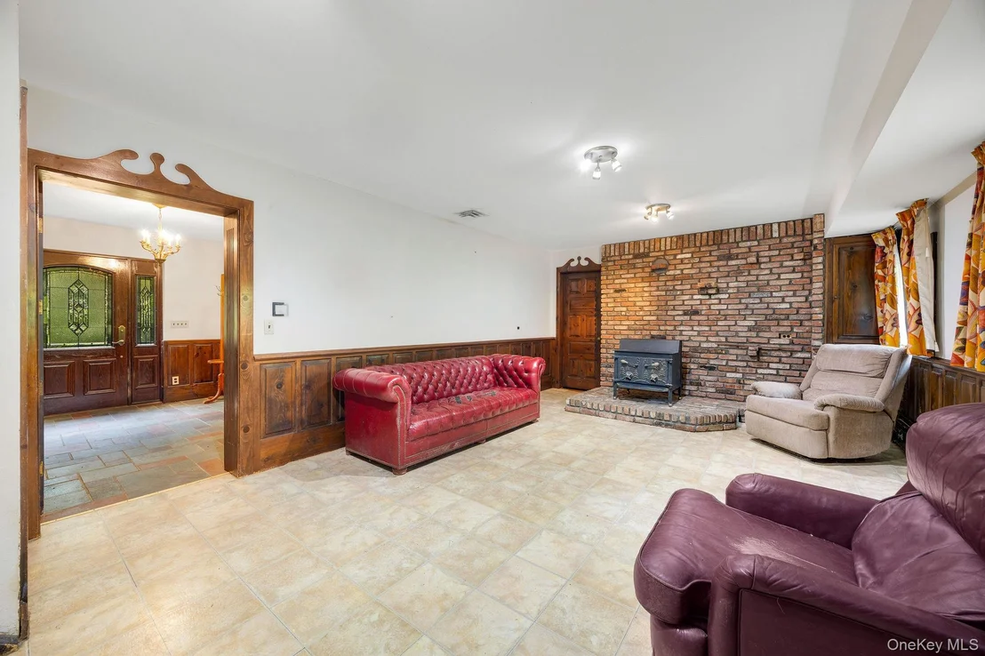Photo of 1007 Haverstraw Road