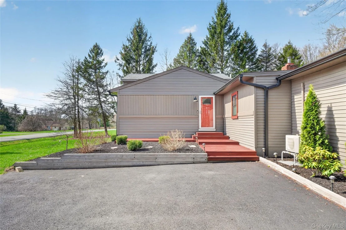 Photo of 457 Forest Road