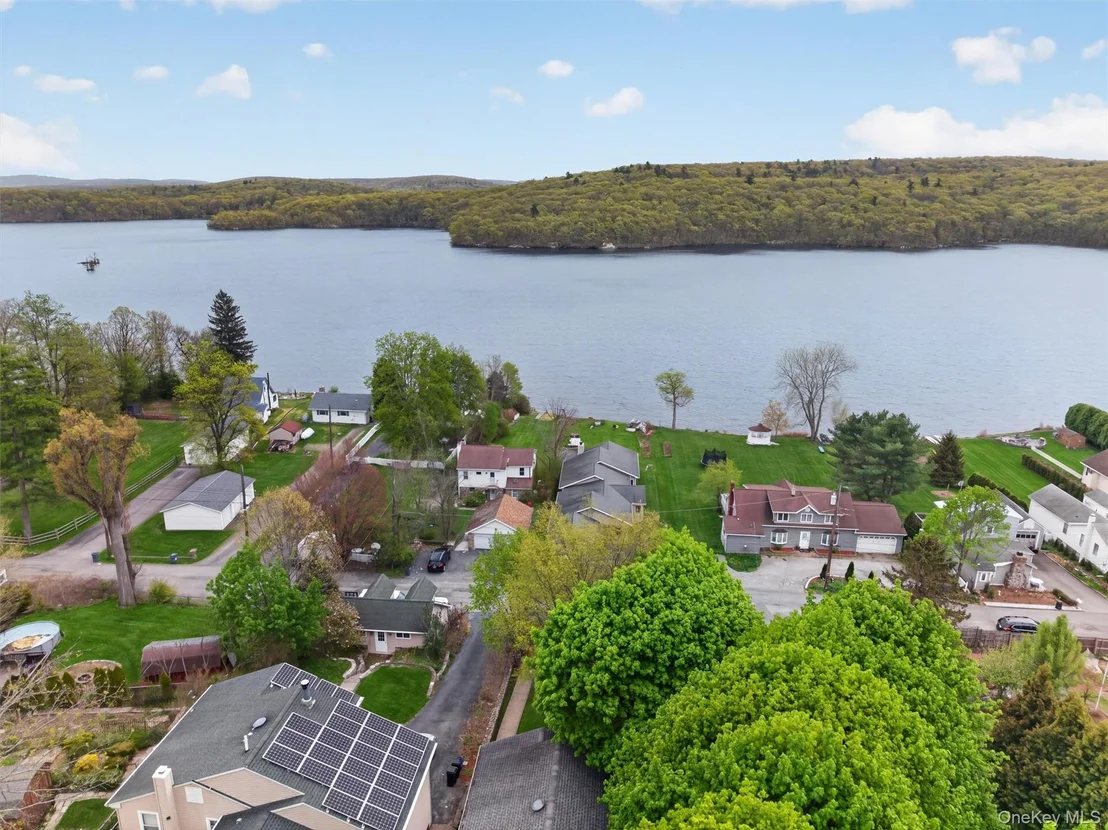 Photo of 21 Lakeview Drive