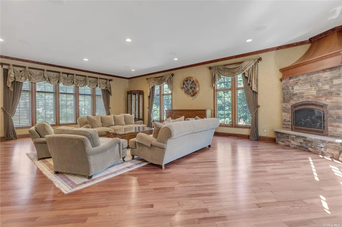 Photo of 7 Pine Ridge Drive