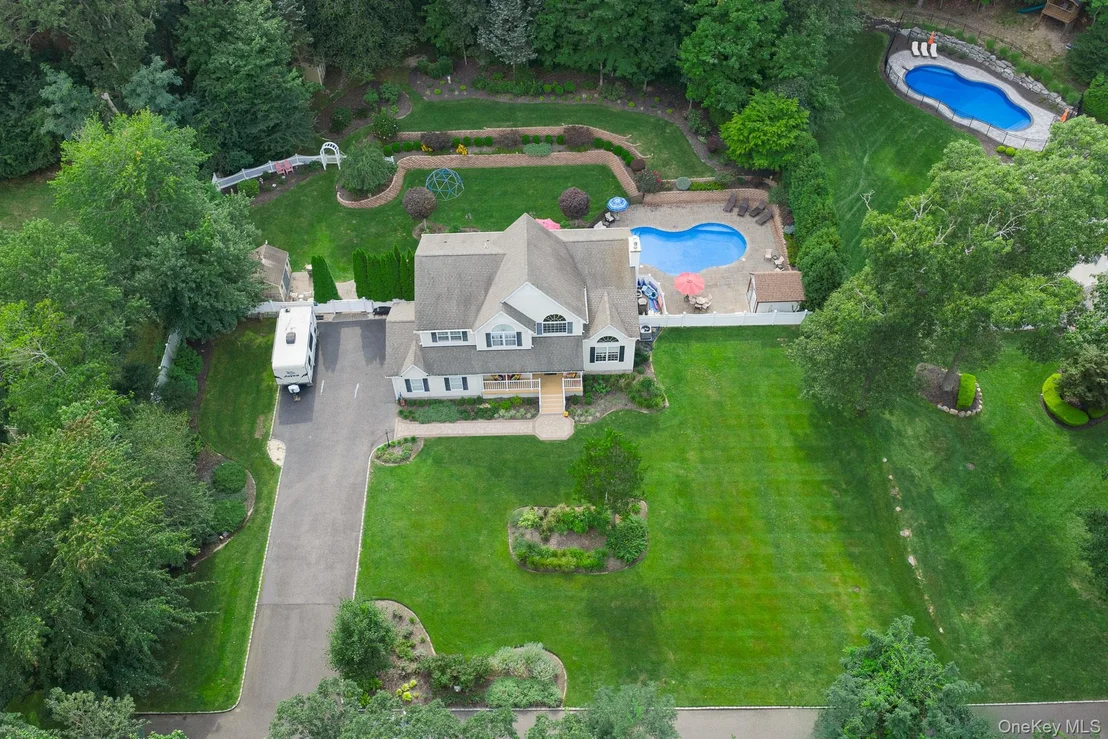 Photo of 2835 N Wading River Road