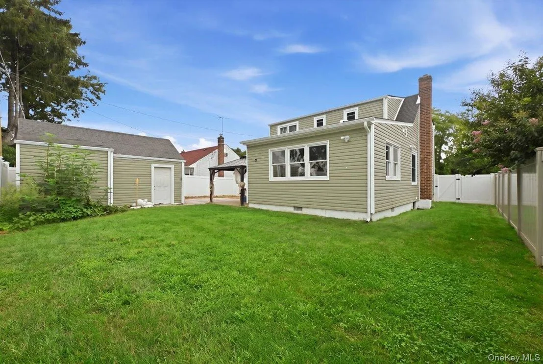 Photo of 828 Bruce Drive