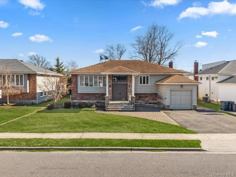 Photo of 844 Flanders Drive