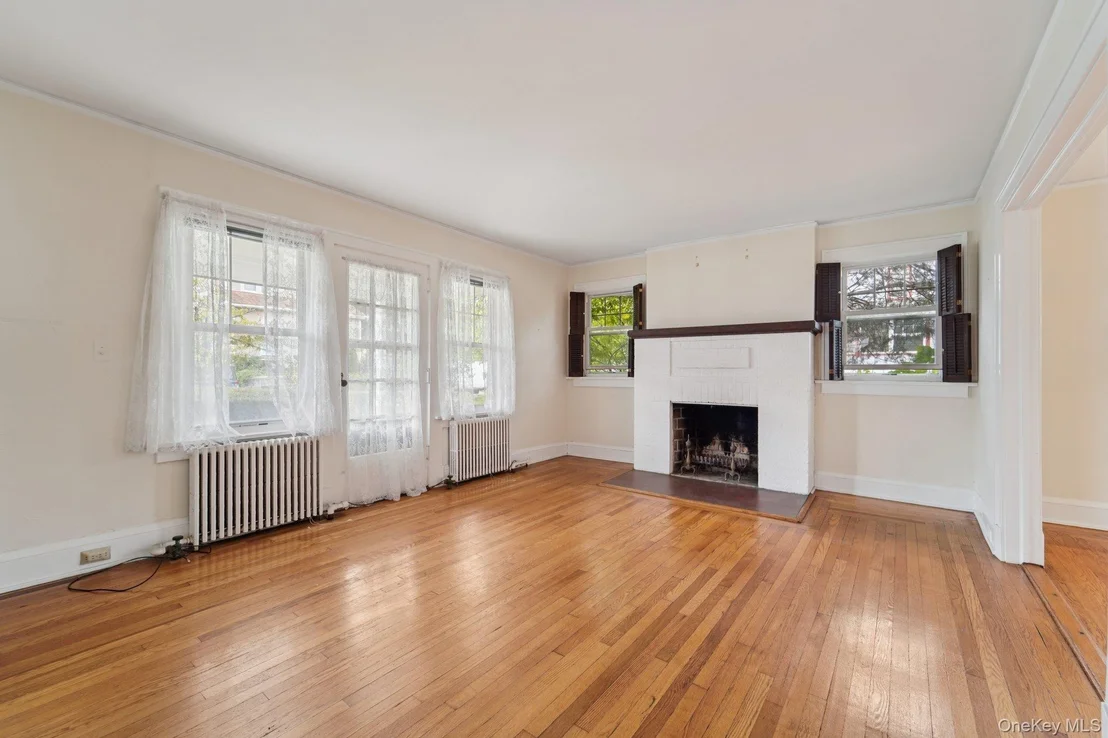 Photo of 115 Morsemere Avenue
