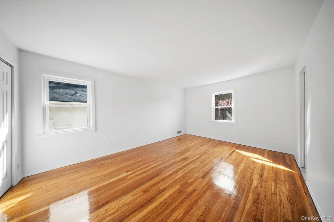 Photo of 32-28 Parsons Boulevard