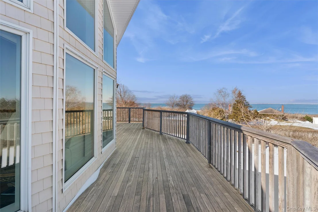 Photo of 1680 Lands End Road