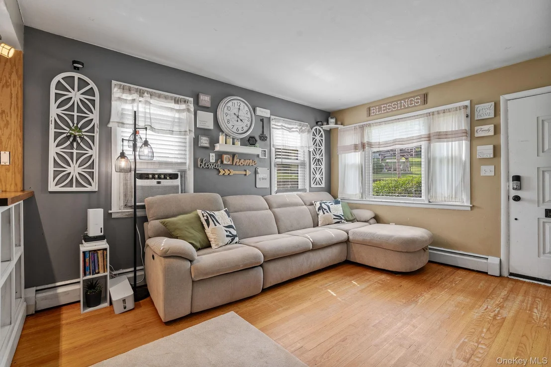 Photo of 54 Boulevard