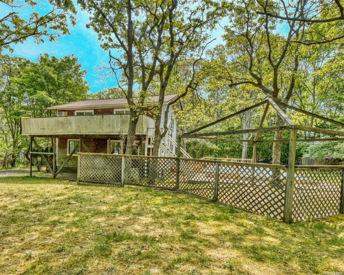 Photo of 10 Maple Street