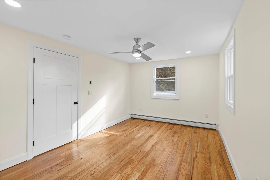 Photo of 130 Old Albany Post Road