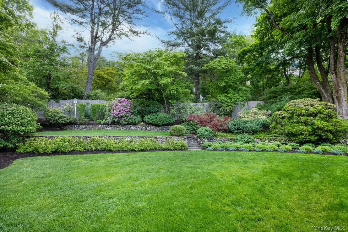 Photo of 33 Oliphant Avenue
