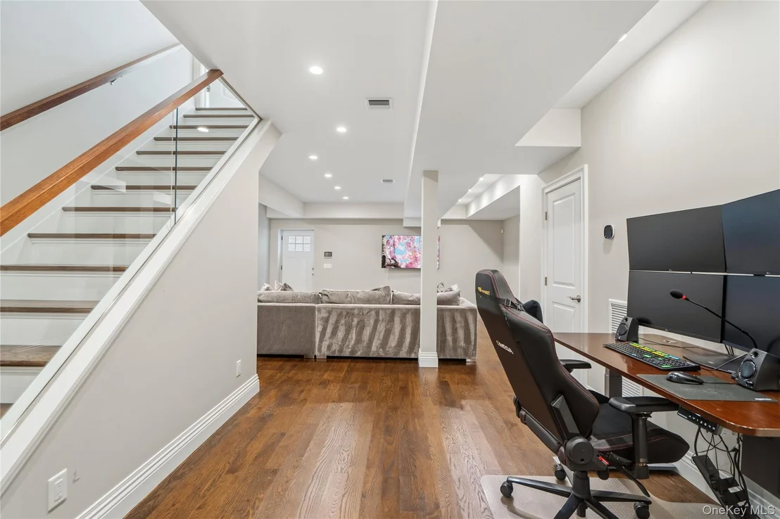 Photo of 55 Belmont Circle