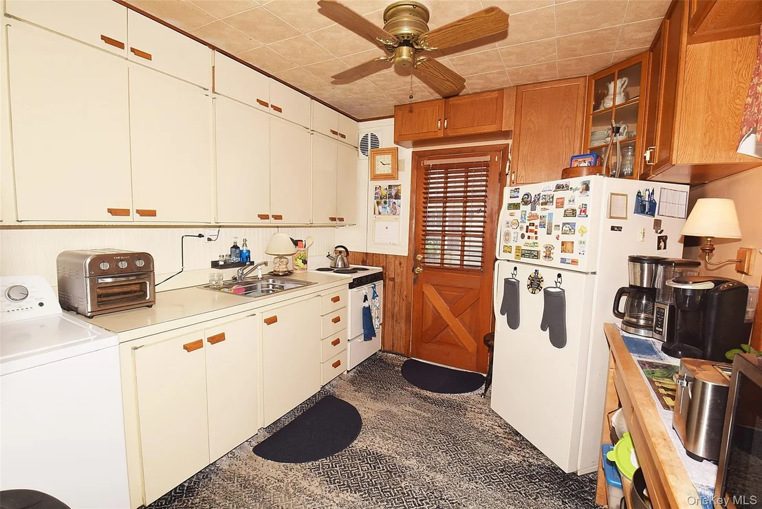 Photo of 48 Barnyard Lane