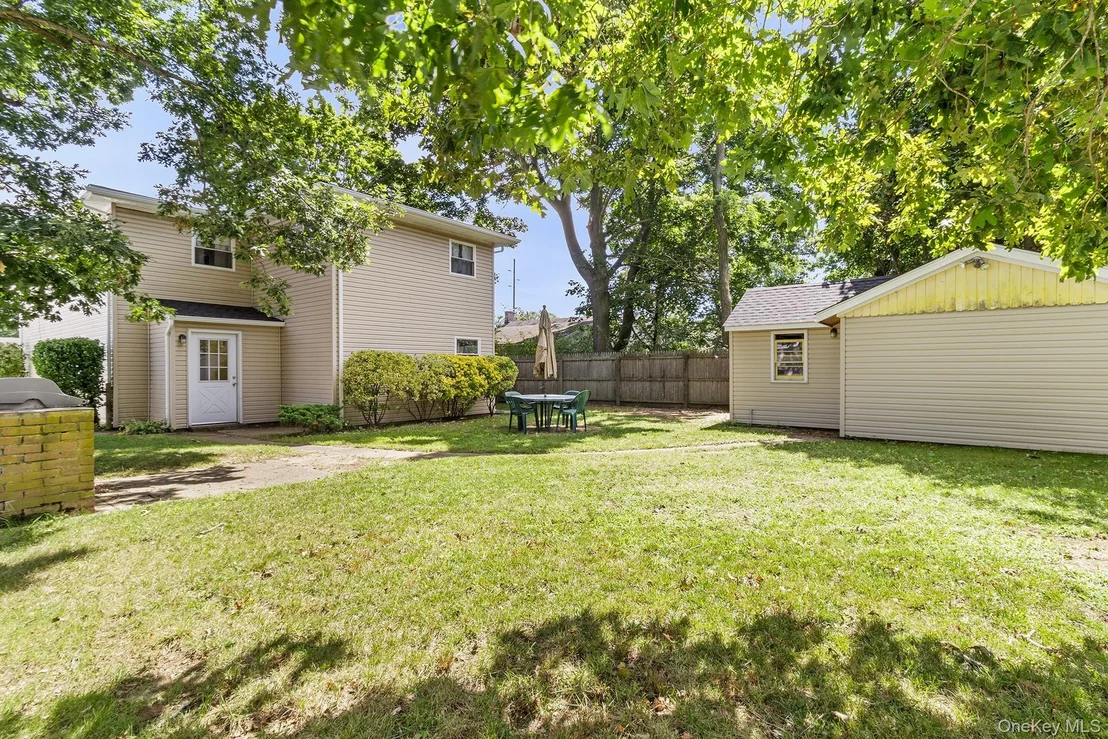 Photo of 1320 Pine Acres Boulevard
