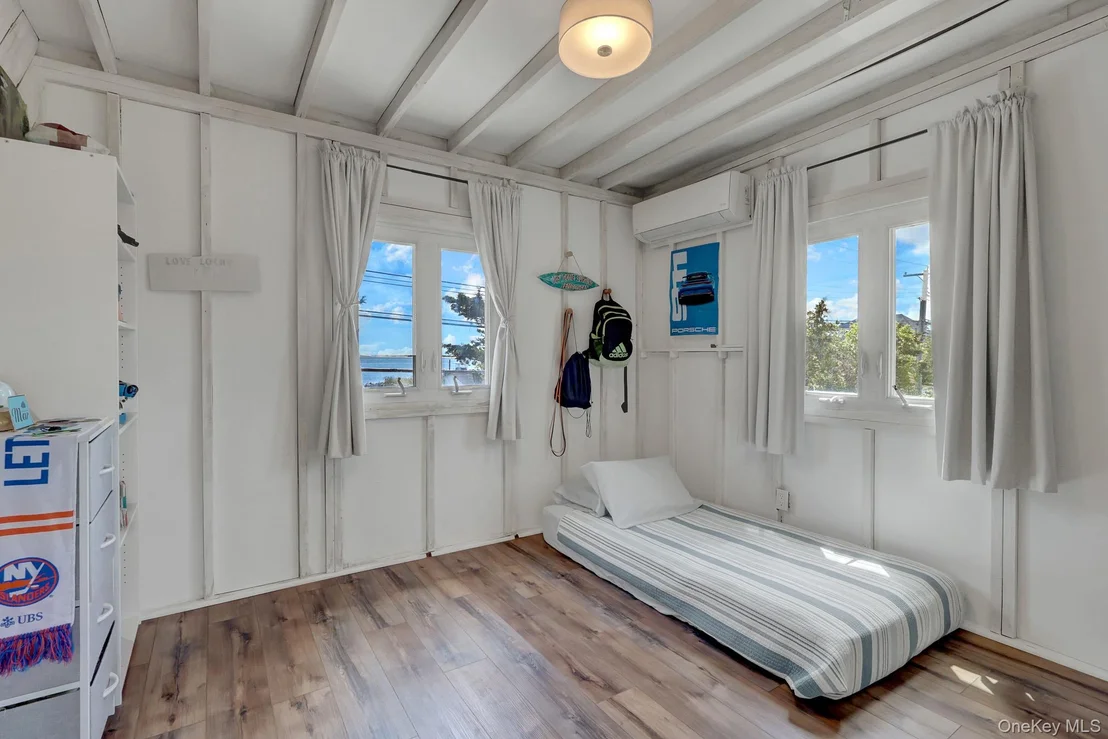 Photo of 6 Oak Beach Road